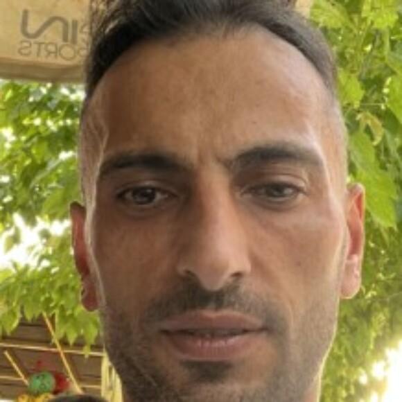 Profile picture of manolyam